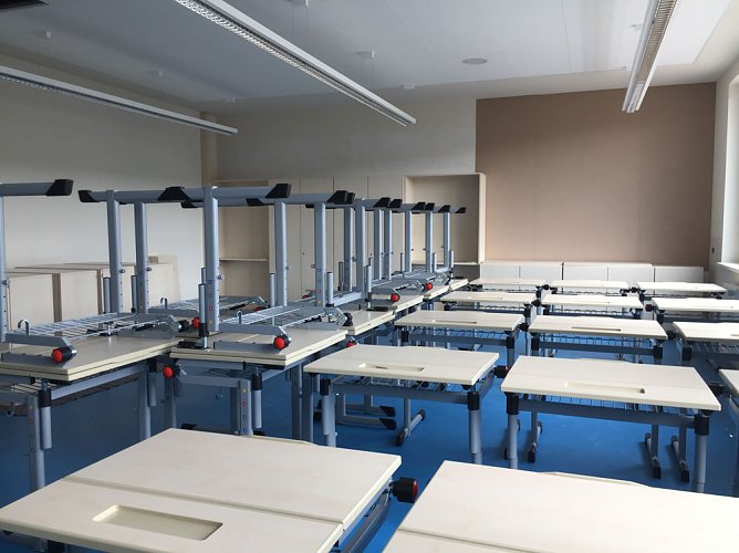 Besuch des neuen Gymnasiums in Bad Frankenhausen (Foto: Landratsamt Kyffhäuserkreis) Besuch des neuen Gymnasiums in Bad Frankenhausen (Foto: Landratsamt Kyffhäuserkreis)