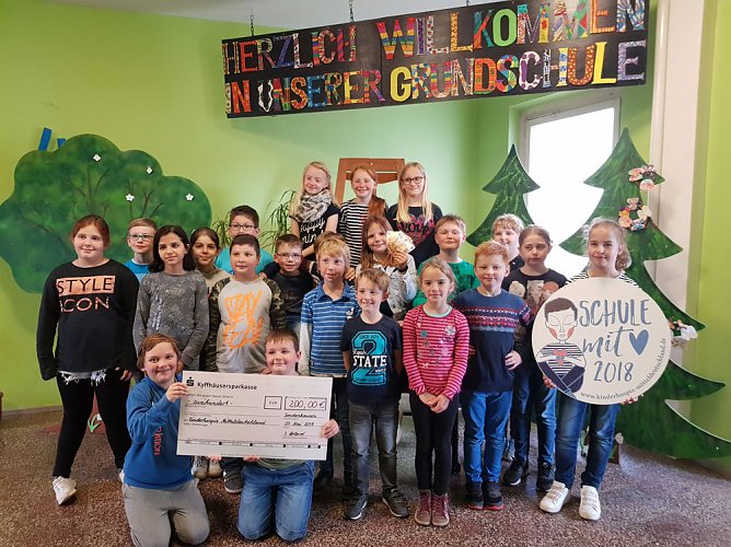 Klassenfahrt mit Spende verbunden (Foto: I. Urland) Klassenfahrt mit Spende verbunden (Foto: I. Urland)