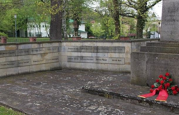 Gedenken an den 74. Jahrestag der Befreiung (Foto: Karl-Heinz Herrmann) Gedenken an den 74. Jahrestag der Befreiung (Foto: Karl-Heinz Herrmann)