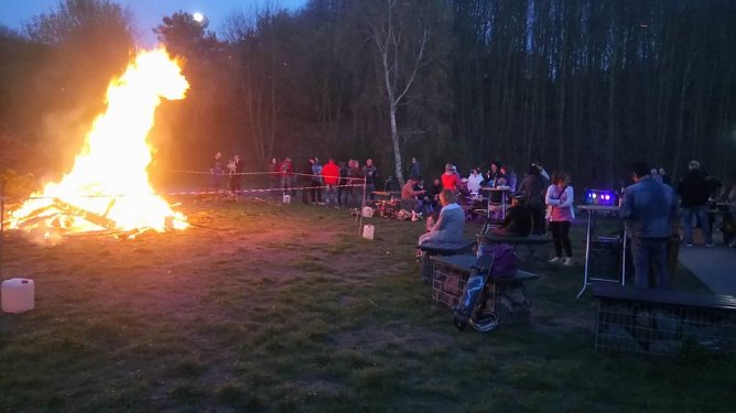 -Osterfeuer die Dritte- (Foto: Team Skate Arena)