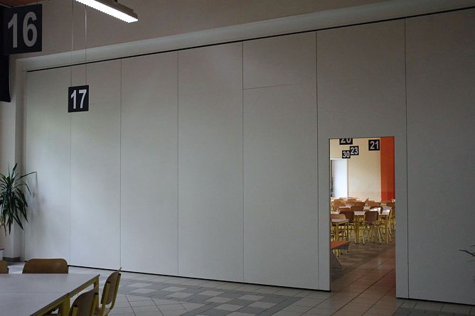 Raumteiler mit D&auml;mmfunktion eingebaut (Foto: Karl-Heinz Herrmann)