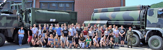 Mögliche Berufe bei der Bundeswehr vorgestellt (Foto: Tobias Bachmann) Mögliche Berufe bei der Bundeswehr vorgestellt (Foto: Tobias Bachmann)