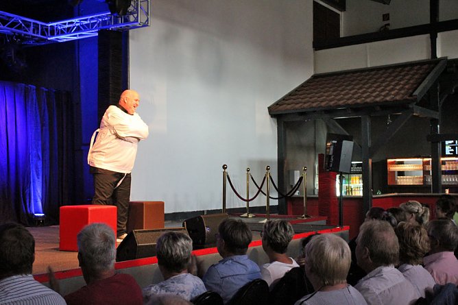 Ein fesselndes Programm (Foto: Karl-Heinz Herrmann) Ein fesselndes Programm (Foto: Karl-Heinz Herrmann)