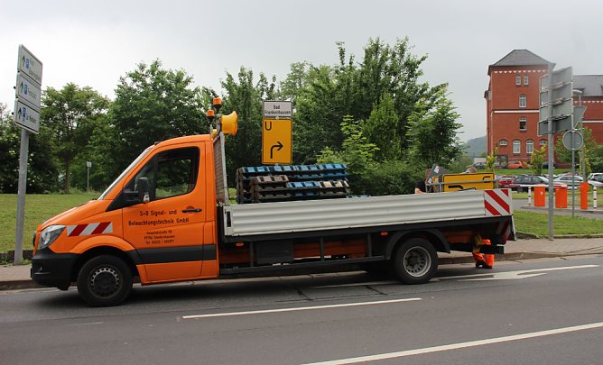 Achtung Vollsperrung kommt (Foto: Karl-Heinz Herrmann) Achtung Vollsperrung kommt (Foto: Karl-Heinz Herrmann)
