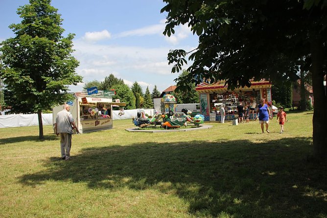 Umzug durch Berka (Foto: Karl-Heinz Herrmann) Umzug durch Berka (Foto: Karl-Heinz Herrmann)