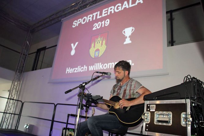 Fu&szlig;baller geehrt (Foto: Karl-Heinz Herrmann)