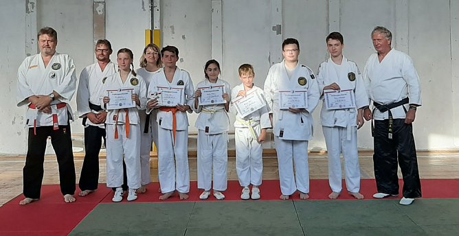 Kampfkunstprüfungen in Artern (Foto: Werner Bank) Kampfkunstprüfungen in Artern (Foto: Werner Bank)