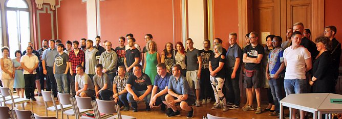 Feierliche Zeugnisausgabe im SBZ (Foto: Karl-Heinz Herrmann) Feierliche Zeugnisausgabe im SBZ (Foto: Karl-Heinz Herrmann)