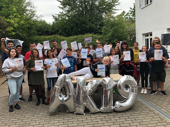Auszeichnungen in der Borlachschule (Foto: Freundeskreis Borlachschule) Auszeichnungen in der Borlachschule (Foto: Freundeskreis Borlachschule)