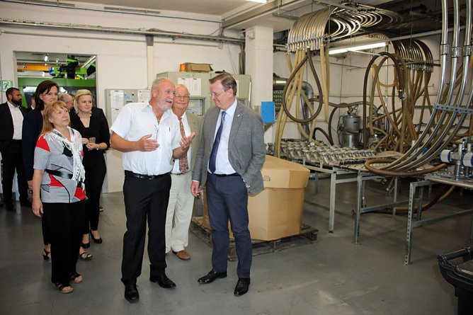 Ministerpräsident im Kyffhäuserkreis (Foto: Karl-Heinz Herrmann) Ministerpräsident im Kyffhäuserkreis (Foto: Karl-Heinz Herrmann)