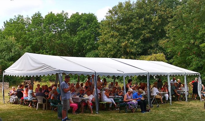 10 Jahre Ahorn-B&uuml;hne in Westgreu&szlig;en gefeiert (Foto: Stefan Schard)