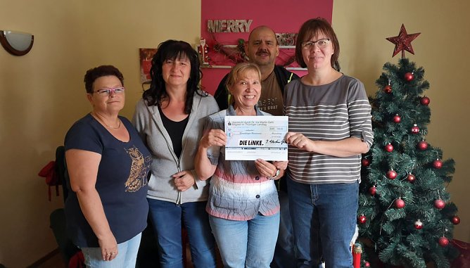 Beim Weihnachtsmann mitten im Sommer (Foto: privat) Beim Weihnachtsmann mitten im Sommer (Foto: privat)