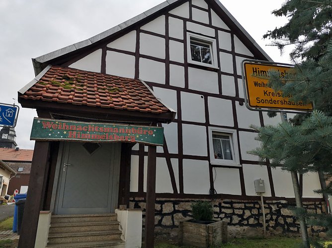 Beim Weihnachtsmann mitten im Sommer (Foto: privat) Beim Weihnachtsmann mitten im Sommer (Foto: privat)