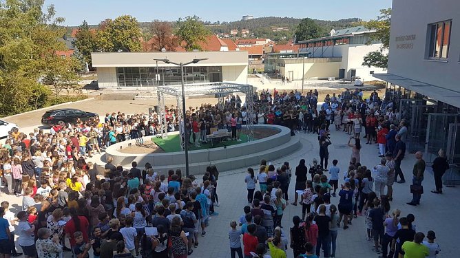 Impressionen von der Eröffnungsparty (Foto: privat) Impressionen von der Eröffnungsparty (Foto: privat)