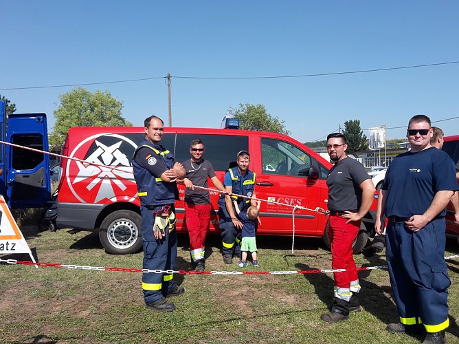Gelungenes Gewerbegebietsfest (Foto: Karl-Heinz Herrmann) Gelungenes Gewerbegebietsfest (Foto: Karl-Heinz Herrmann)