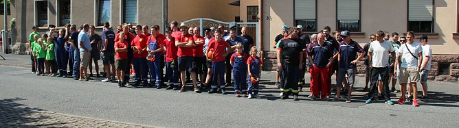 Feuerwehrfest mit Kindersachenbasar (Foto: Karl-Heinz Herrmann)