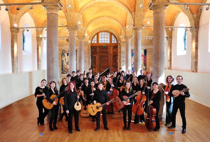 Noten mit Dip präsentiert: (Foto: Thüringer Landesmusikakademie) Noten mit Dip präsentiert: (Foto: Thüringer Landesmusikakademie)