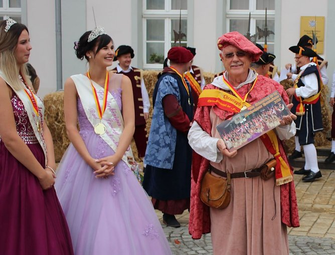 Hausm&auml;nner zogen durch die Kurstadt (Foto: Karl-Heinz Herrmann)