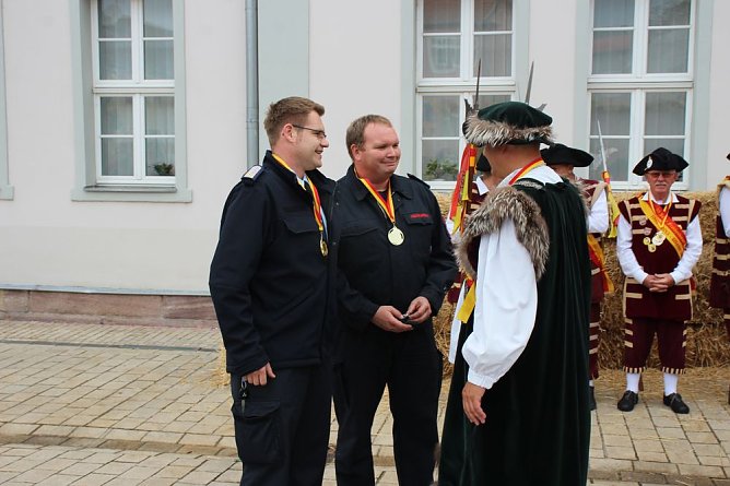 Hausm&auml;nner zogen durch die Kurstadt (Foto: Karl-Heinz Herrmann)