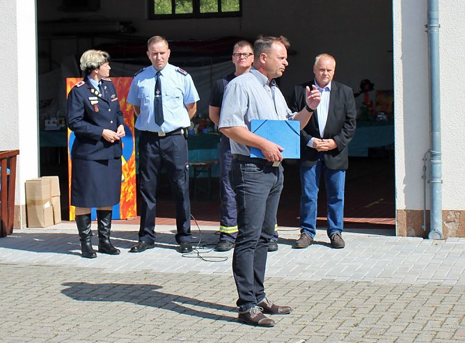 Feuerwehrleute feierten (Foto: Karl-Heinz Herrmann)
