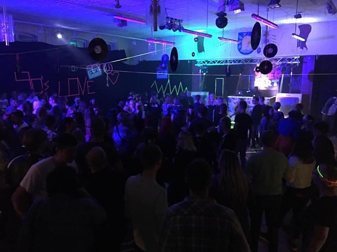 90er Party in Ebeleben (Foto: Elisabeth Verges)