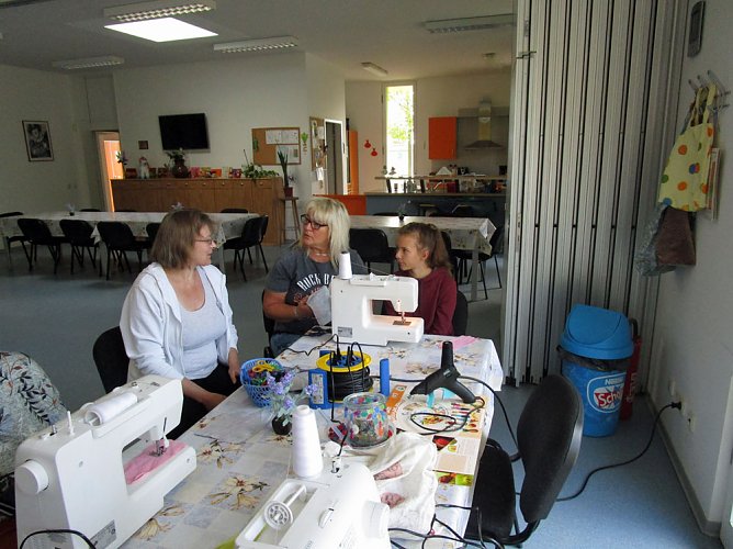 Nähkurs im Freizeitzentrum Artern (Foto: Freizeitzentrum Artern) Nähkurs im Freizeitzentrum Artern (Foto: Freizeitzentrum Artern)