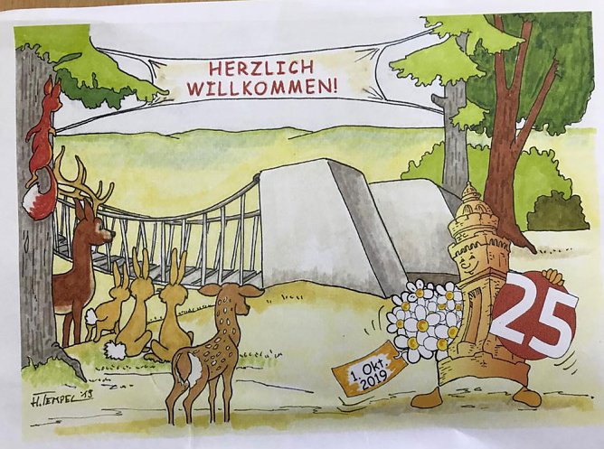 Feierliche Einweihung der H&auml;ngeseilbr&uuml;cke im B&auml;rental in der Hohen Schrecke (Foto: Regionalmanagement Hohe Schrecke c/o IPU GmbH und Landratsamt Kyffh&auml;userkreis.)