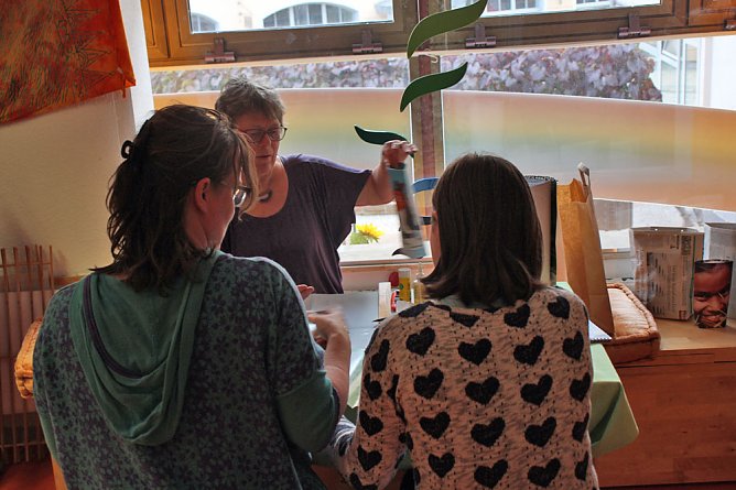 Basteln, Sonnenuhr, neues Geschäft und mehr (Foto: Karl-Heinz Herrmann) Basteln, Sonnenuhr, neues Geschäft und mehr (Foto: Karl-Heinz Herrmann)