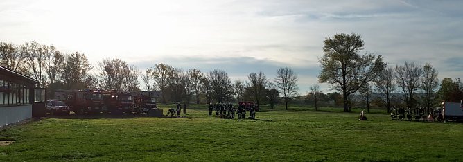 Ausbildungssamstag der Feuerwehren im Bereich Artern (Foto: Sven Linke) Ausbildungssamstag der Feuerwehren im Bereich Artern (Foto: Sven Linke)