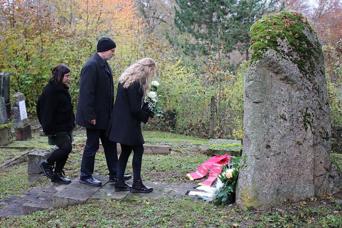Gedenken an Pogromnacht und Volkstrauertag (Foto: kn) Gedenken an Pogromnacht und Volkstrauertag (Foto: kn)