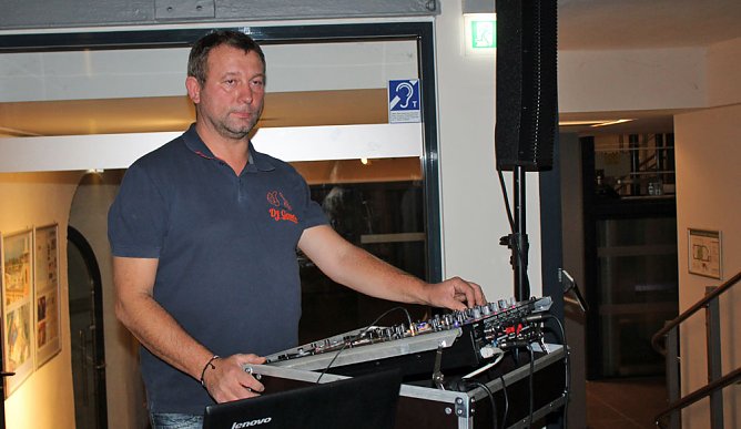 Nächster Schwerpunkt - Aktion Wunschbaum (Foto: Karl-Heinz Herrmann) Nächster Schwerpunkt - Aktion Wunschbaum (Foto: Karl-Heinz Herrmann)