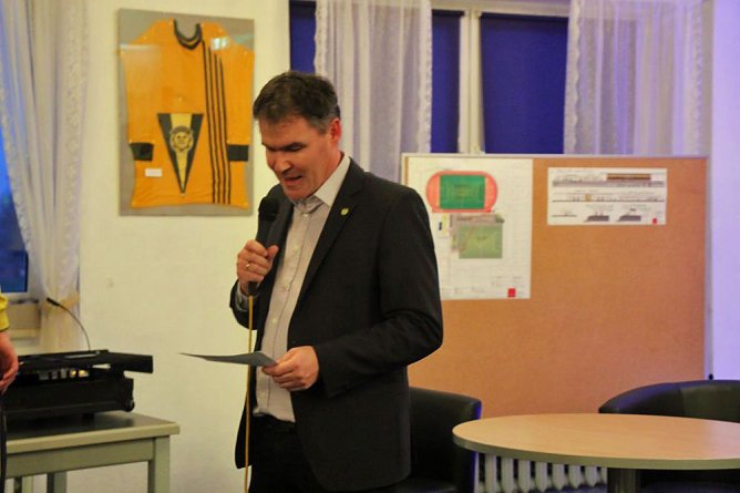 Vorläufiger Abschied vom Göldner (Foto: Karl-Heinz Herrmann) Vorläufiger Abschied vom Göldner (Foto: Karl-Heinz Herrmann)