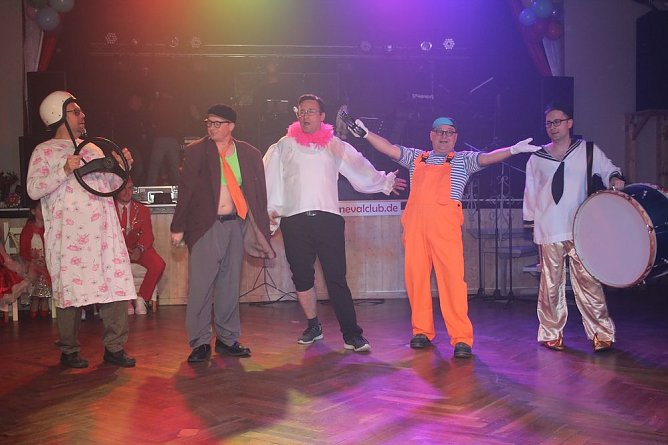 Wir sind gar nicht ganz normal (Foto: Knut Herzau) Wir sind gar nicht ganz normal (Foto: Knut Herzau)