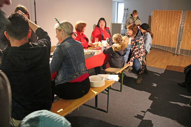 Gelungener Start in den Advent (Foto: Karl-Heinz Herrmann) Gelungener Start in den Advent (Foto: Karl-Heinz Herrmann)