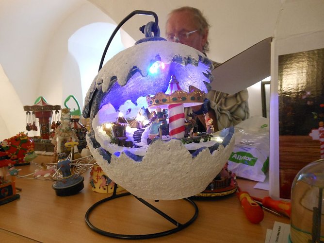 Schneekugeln selbst gebastelt (Foto: Regionalmuseum Bad Frankenhausen)