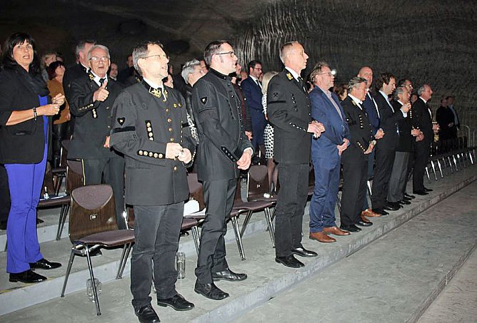 Zwei Mal Ehrenarschleder verliehen (Foto: Karl-Heinz Herrmann) Zwei Mal Ehrenarschleder verliehen (Foto: Karl-Heinz Herrmann)