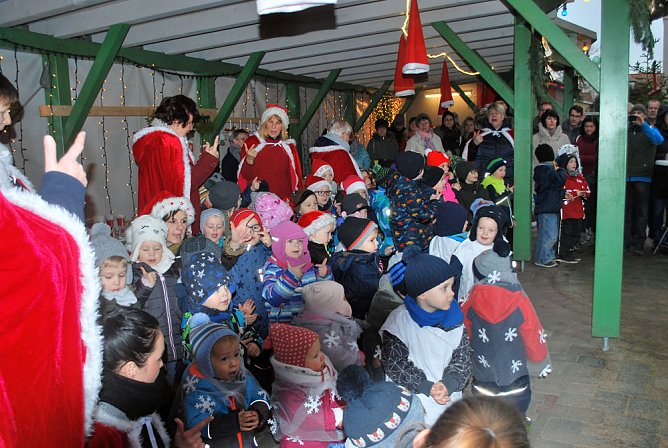 Gemütlicher Weihnachtsmarkt (Foto: Katrin Milde) Gemütlicher Weihnachtsmarkt (Foto: Katrin Milde)