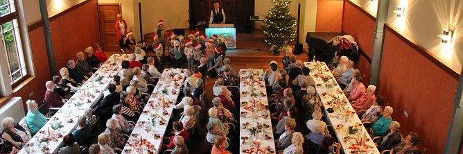 Ansturm auf die Seniorenweihnachtsfeier (Foto: Karl-Heinz Herrmann)