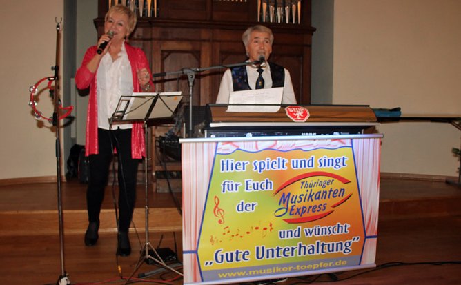 Ansturm auf die Seniorenweihnachtsfeier (Foto: Karl-Heinz Herrmann)