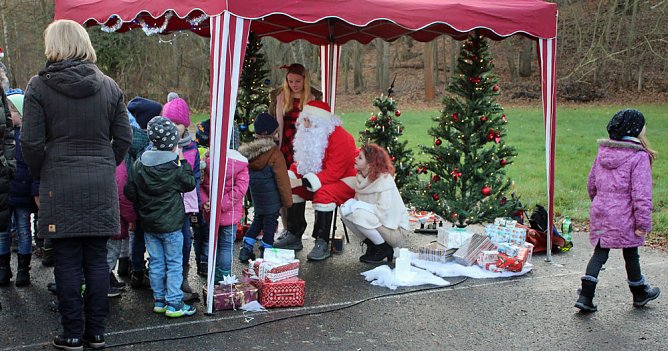 Weihnachtsfest f&uuml;r Kinder (Foto: Karl-Heinz Herrmann)