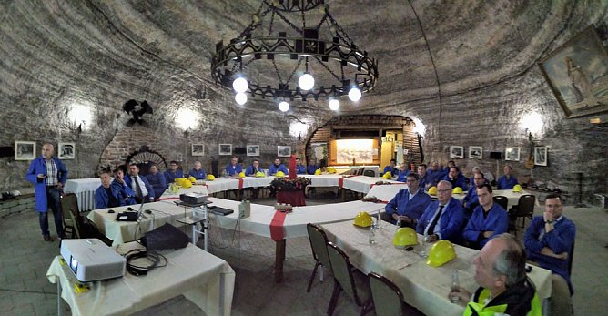 Ausschusssitzung unter Tage (Foto: Landratsamt Kyffh&auml;userkreis)