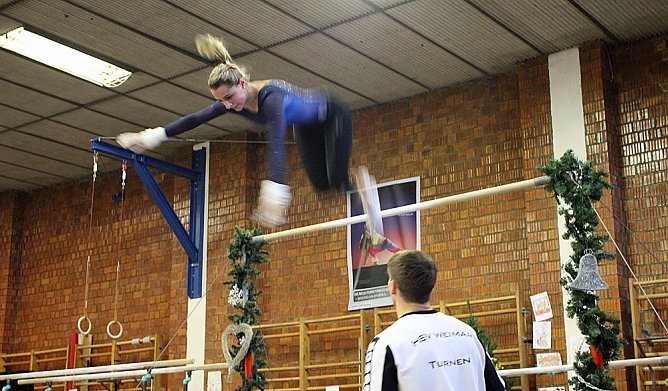 Andrang bei Weihnachtsturnen (Foto: Karl-Heinz Herrmann)