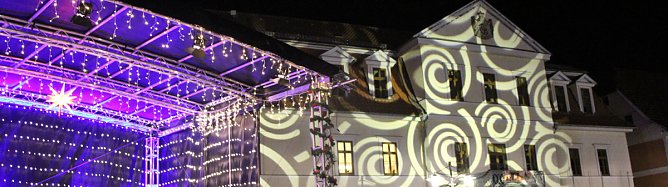 Weihnachtsfest wird farbenfroh (Foto: Karl-Heinz Herrmann) Weihnachtsfest wird farbenfroh (Foto: Karl-Heinz Herrmann)