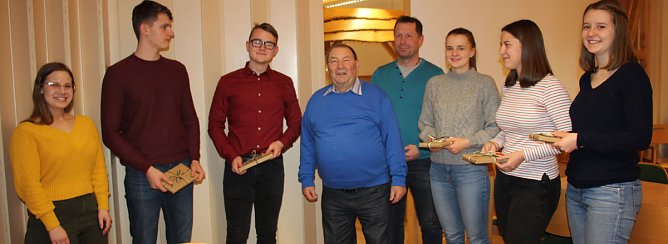 Engagement für den Wald gewürdigt (Foto: Karl-Heinz Herrmann) Engagement für den Wald gewürdigt (Foto: Karl-Heinz Herrmann)