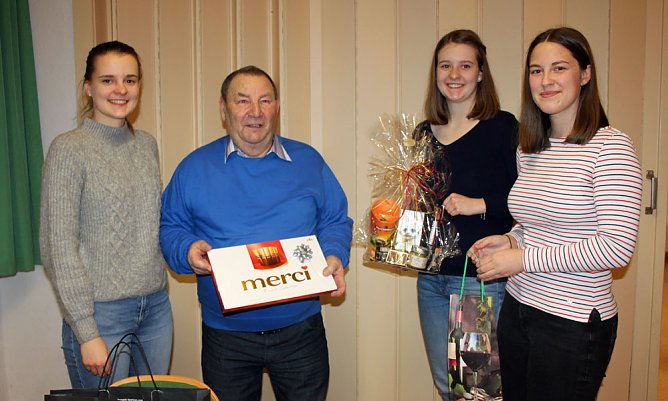 Engagement für den Wald gewürdigt (Foto: Karl-Heinz Herrmann) Engagement für den Wald gewürdigt (Foto: Karl-Heinz Herrmann)