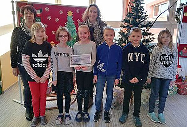 Spendengelder der Interkulturellen Woche 2019 übergeben (Foto: Landratsamt Kyffhäuserkreis) Spendengelder der Interkulturellen Woche 2019 übergeben (Foto: Landratsamt Kyffhäuserkreis)