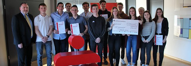 Tolle Ergebnisse bei Planspiel Börse 2019 (Foto: Karl-Heinz Herrmann) Tolle Ergebnisse bei Planspiel Börse 2019 (Foto: Karl-Heinz Herrmann)