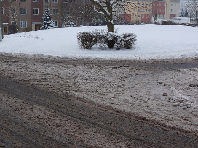 Straße des Friedens im Winter (Foto: Karl-Heinz Herrmann) Straße des Friedens im Winter (Foto: Karl-Heinz Herrmann)