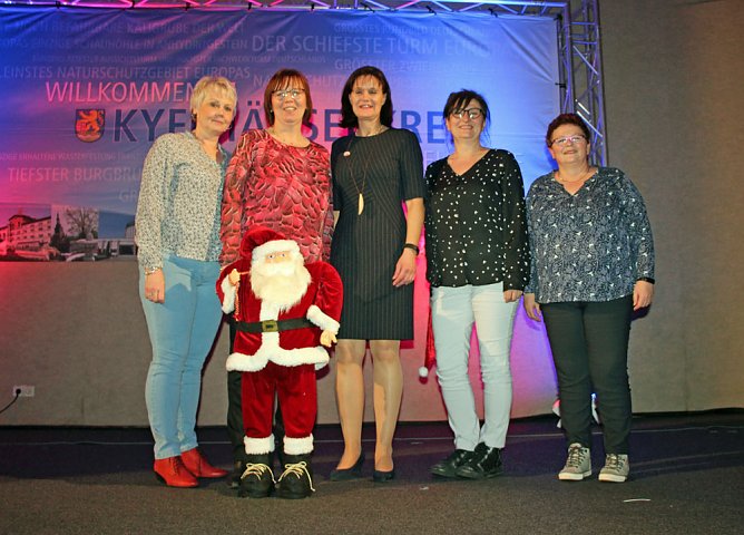 G&auml;ste spendeten kr&auml;ftig (Foto: Karl-Heinz Herrmann)