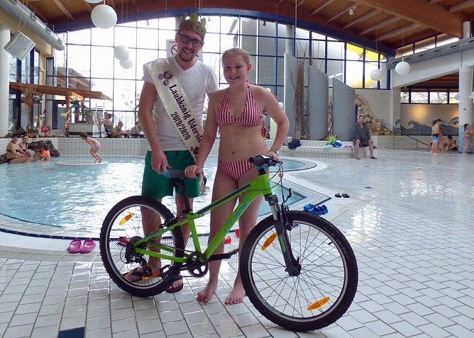 Party in der Kyffhäuser-Therme (Foto: Claudia Barthel Marketing Kur & Tourismus GmbH) Party in der Kyffhäuser-Therme (Foto: Claudia Barthel Marketing Kur & Tourismus GmbH)